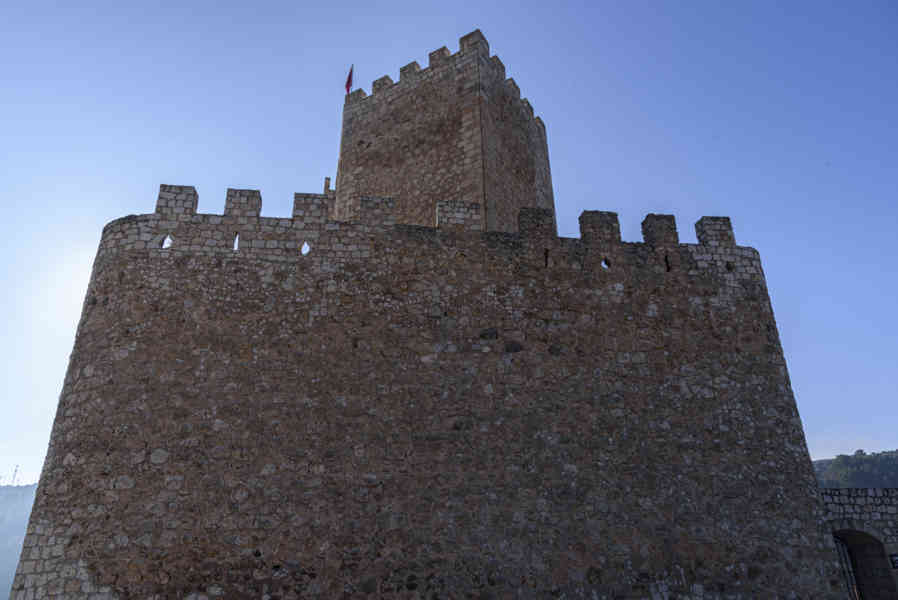 Albacete - Alcalá del Júcar 27 - castillo de Alcalá del Júcar.jpg